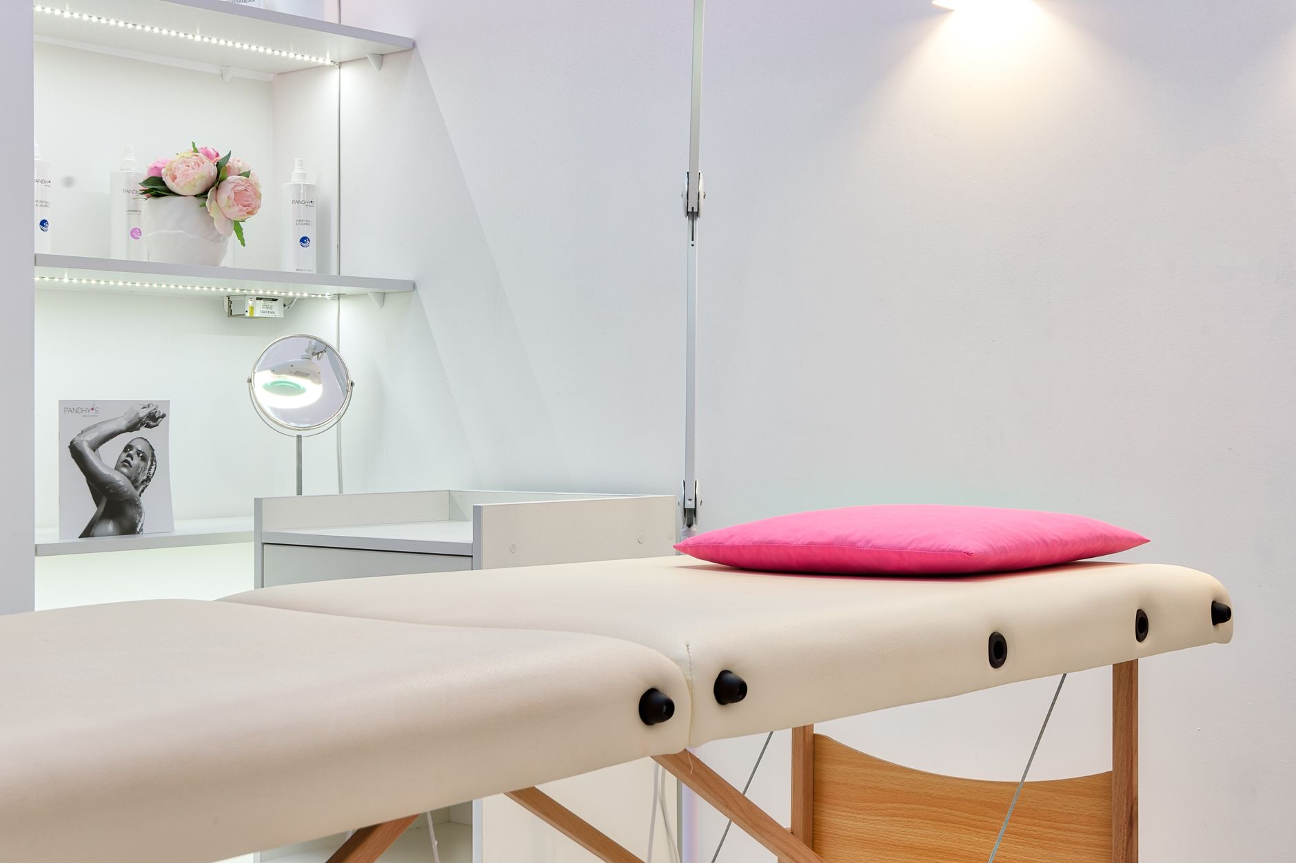 Salon de beauté équipe à Alès